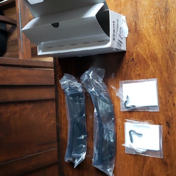 HOST PICK NIB. 2 Pair of AQUOS Sharp Active 3D Glasses - Picture 3 of 6